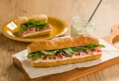 Sanduiche com Presunto, Queijo Branco e Rúcula